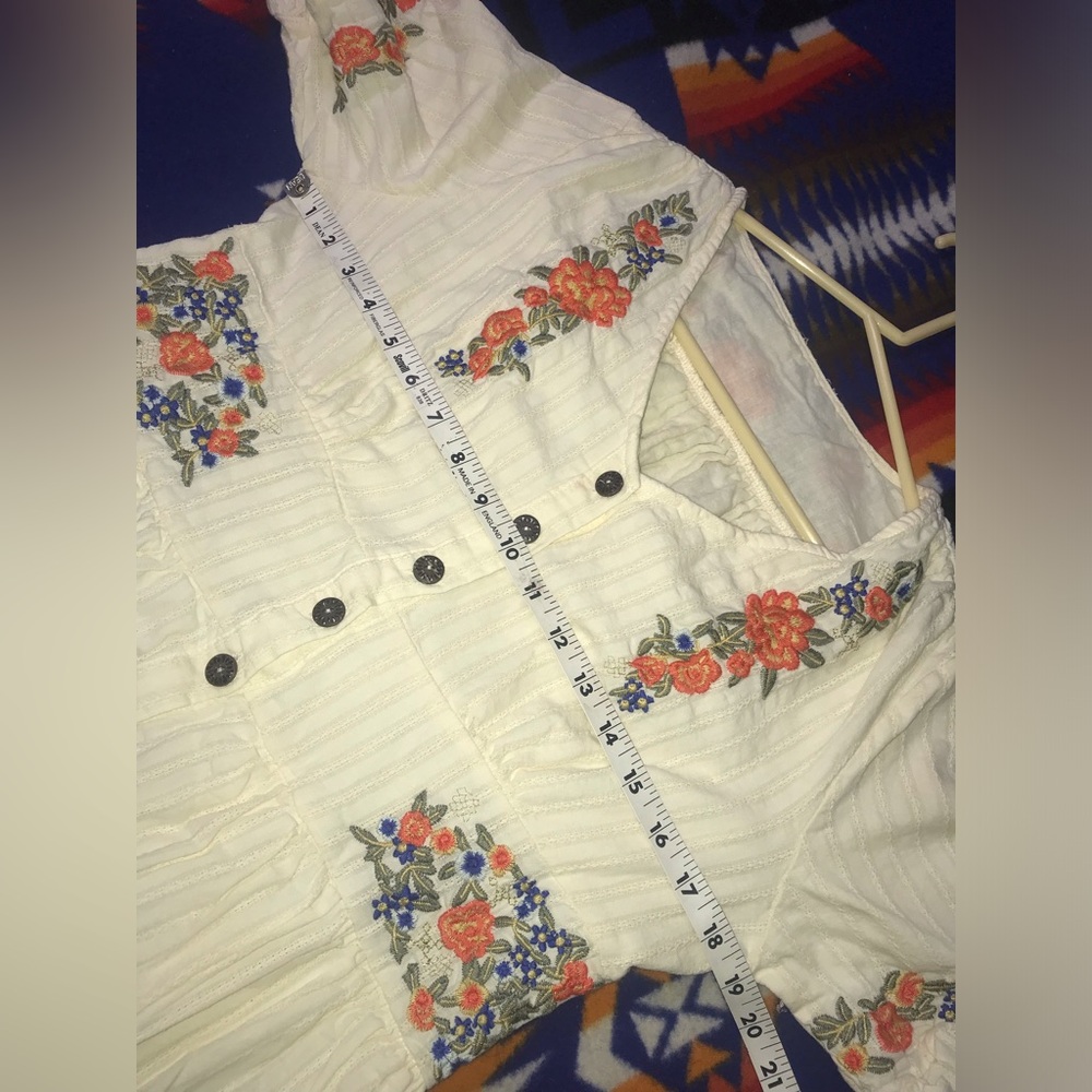 Adorable Embroidered Cotton button up dress Vintage inspired - Picture 6 of 8